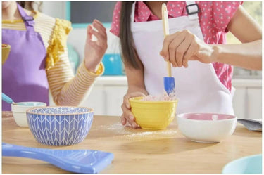 Easy Bake Oven Baking Bundle Purple (Oven + 3 Mixes + Purple Apron, Chefs Hat & Whisk) - Easy Bake Oven.com